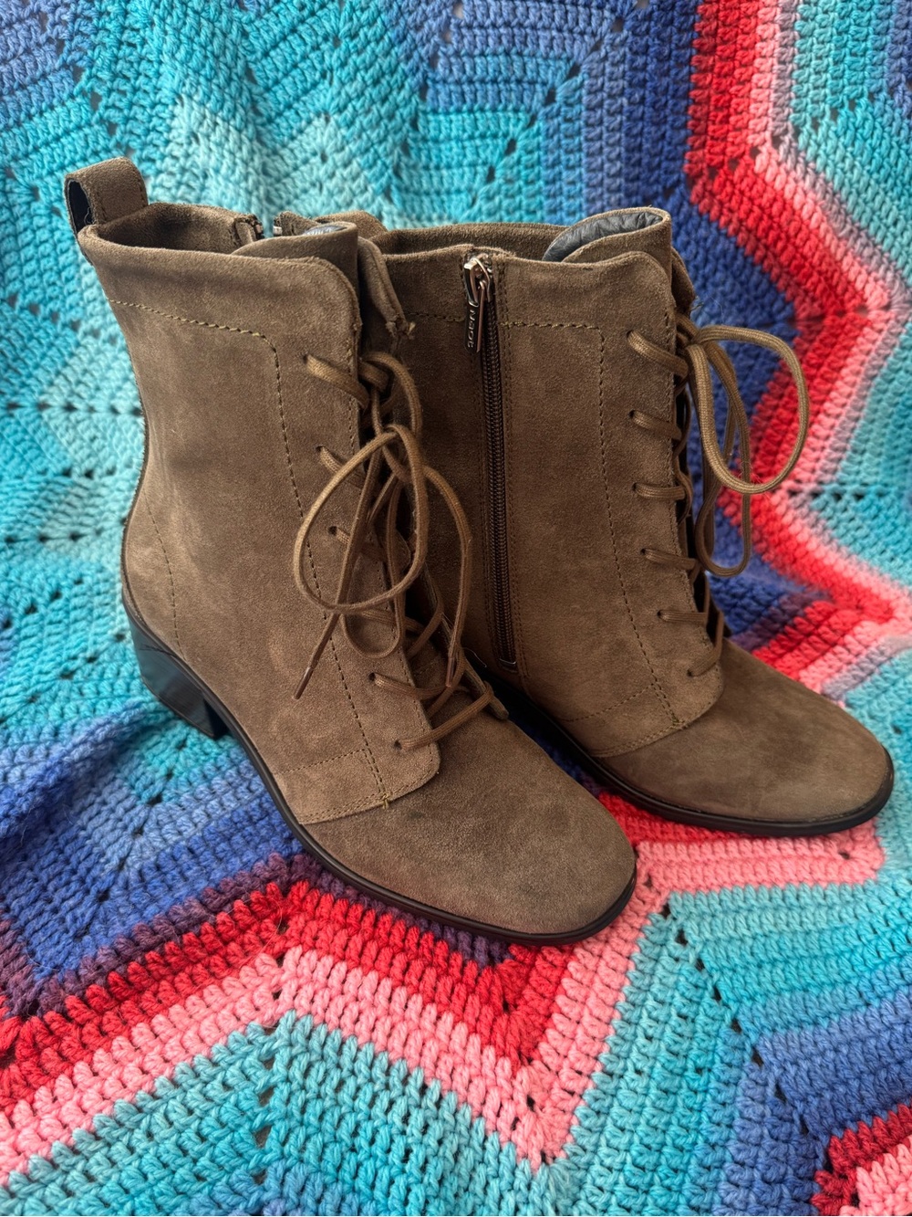 Naot Majesty Boots - Olive Suede - size 7